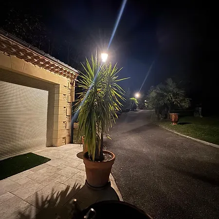 Non Attenant A La Propriete 2 A 5 Personnes, Spa, Sauna, Piscine Chauffee A Partager, Parking Gratuit * Sarlat-la-Canéda