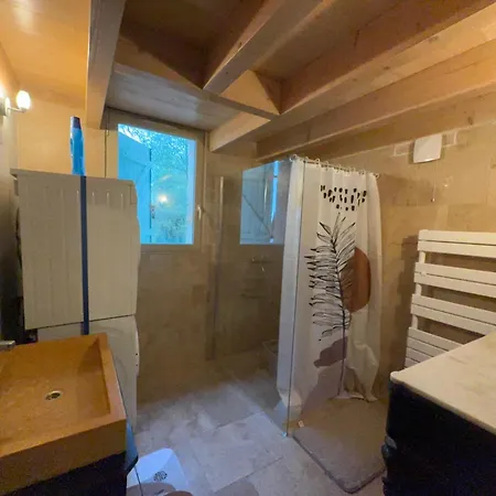 Non Attenant A La Propriete 2 A 5 Personnes, Spa, Sauna, Piscine Chauffee A Partager, Parking Gratuit *