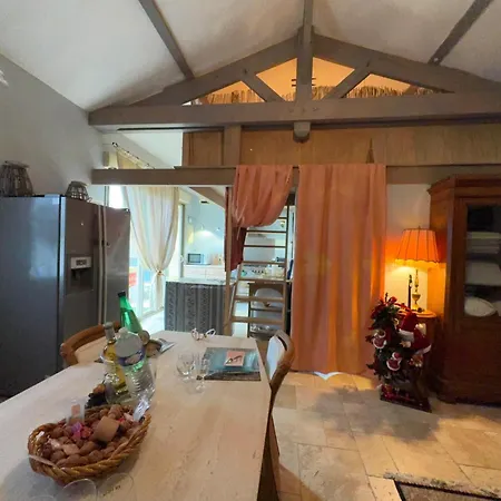 Loft Non Attenant A La Propriete 4 Hotes Sauna Et Jacuzzi En Option 사흘라 라 카네다