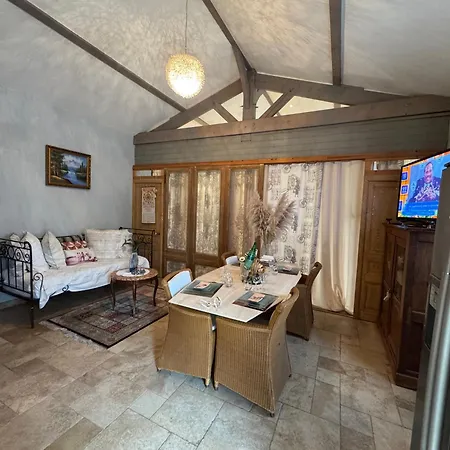 Loft Non Attenant A La Propriete 4 Hotes Sauna Et Jacuzzi En Option 펜션