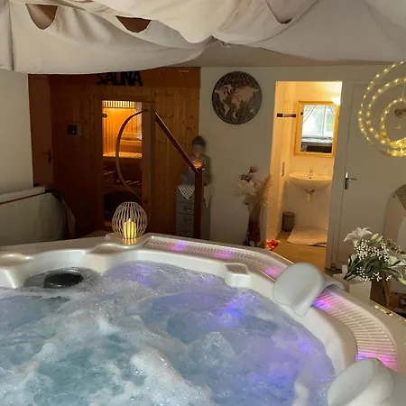 2 A 5 Personnes, Spa, Sauna, Piscine Chauffee, Parking Gratuit *