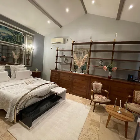 Loft Non Attenant A La Propriete 4 Hotes Sauna Et Jacuzzi En Option 펜션 *