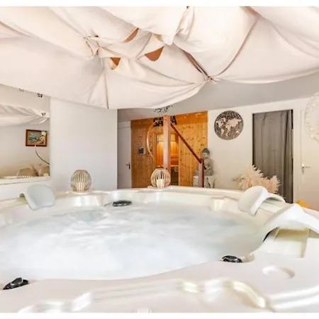 Ferienhaus Loft Non Attenant A La Propriete 4 Hotes Sauna Et Jacuzzi En Option *