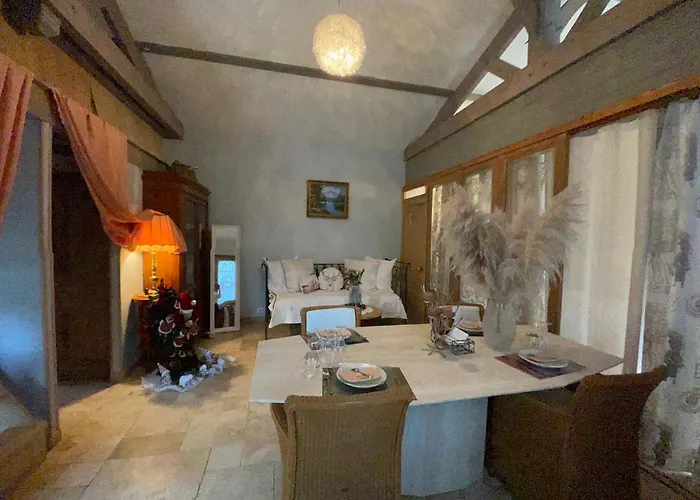 Loft Non Attenant A La Propriete 4 Hotes Sauna Et Jacuzzi En Option